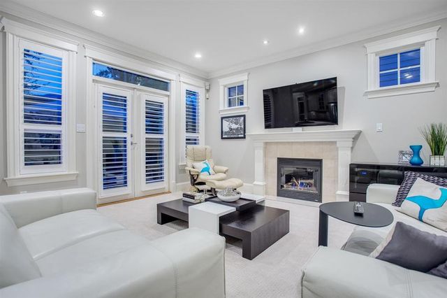 60687 at 3440 Wellington Crescent, North Vancouver