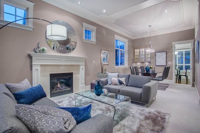 60695 at 3440 Wellington Crescent, North Vancouver