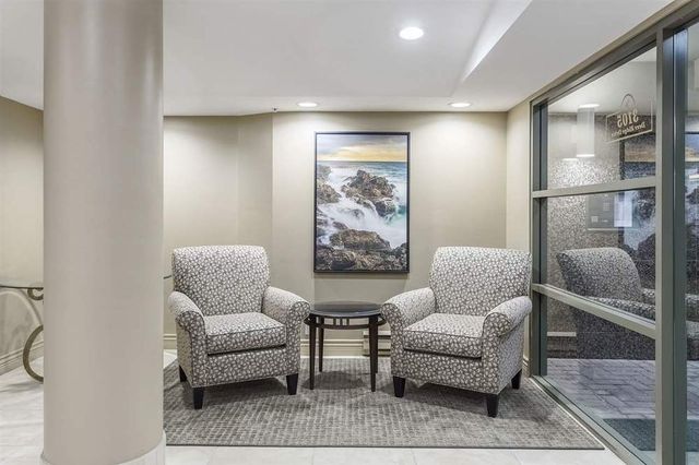 60868 at 402 - 3105 Deer Ridge Drive, West Vancouver