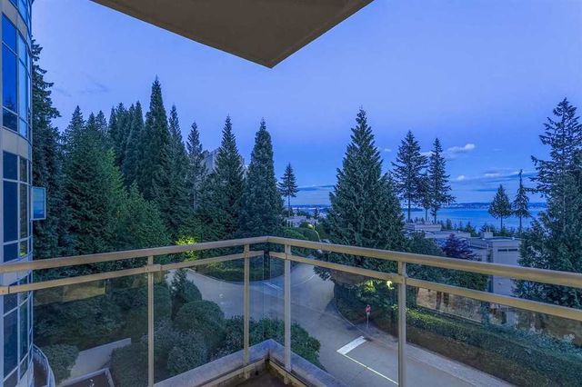 60883 at 402 - 3105 Deer Ridge Drive, West Vancouver