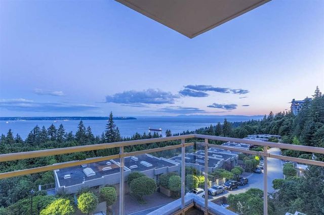 60886 at 402 - 3105 Deer Ridge Drive, West Vancouver
