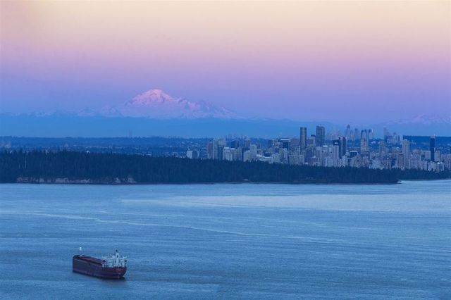 60895 at 5418 Vista Court, West Vancouver