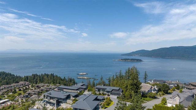 60898 at 5418 Vista Court, West Vancouver