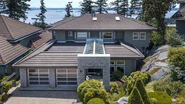 60910 at 5418 Vista Court, West Vancouver