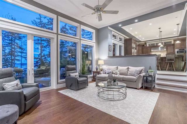 60925 at 5418 Vista Court, West Vancouver