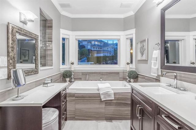 60937 at 5418 Vista Court, West Vancouver