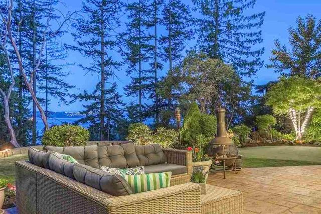 60943 at 5418 Vista Court, West Vancouver