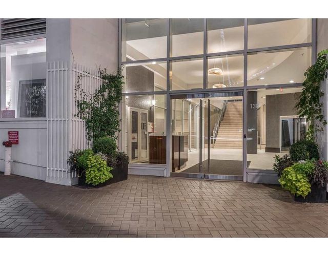 61636 at 703 - 133 E Esplanade Avenue, North Vancouver