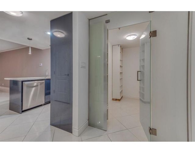 61656 at 703 - 133 E Esplanade Avenue, North Vancouver