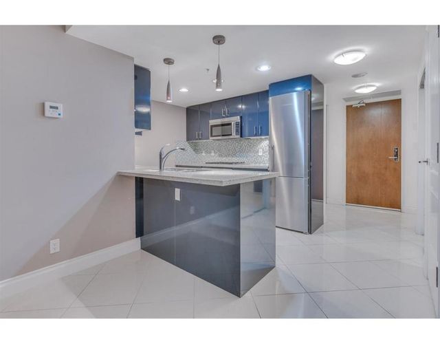 61712 at 703 - 133 E Esplanade Avenue, North Vancouver