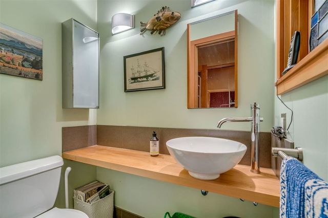 62792 at 3575 Emerald Drive, North Vancouver