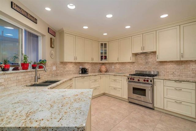 63657 at 2318 Marine Drive, West Vancouver