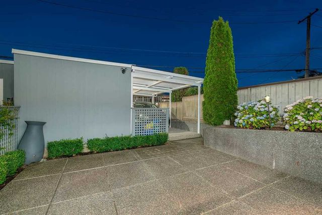 63690 at 2318 Marine Drive, West Vancouver