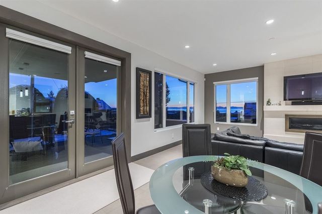 63786 at 1369 20th Street, West Vancouver