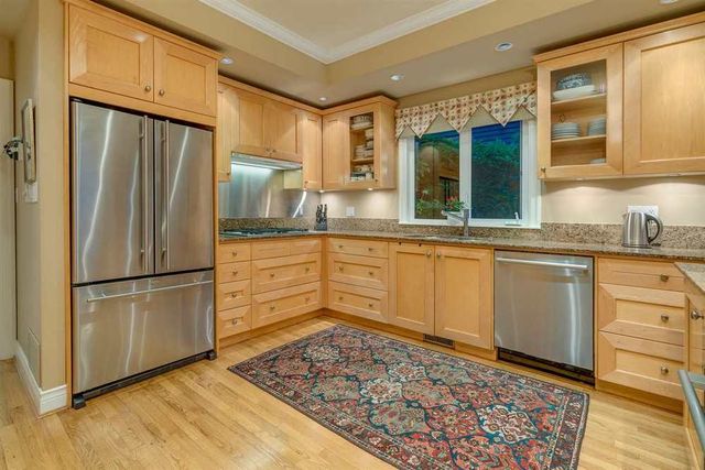 64096 at 2286 Ottawa Avenue, West Vancouver