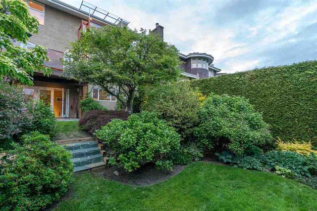 64129 at 2286 Ottawa Avenue, West Vancouver