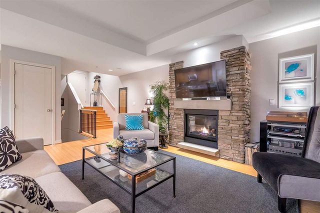 64336 at 8681 Seascape Drive, West Vancouver