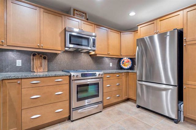 64349 at 8681 Seascape Drive, West Vancouver