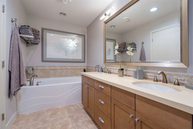 64379 at 8681 Seascape Drive, West Vancouver