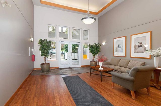 64735 at 409 - 333 E 1st Street, North Vancouver