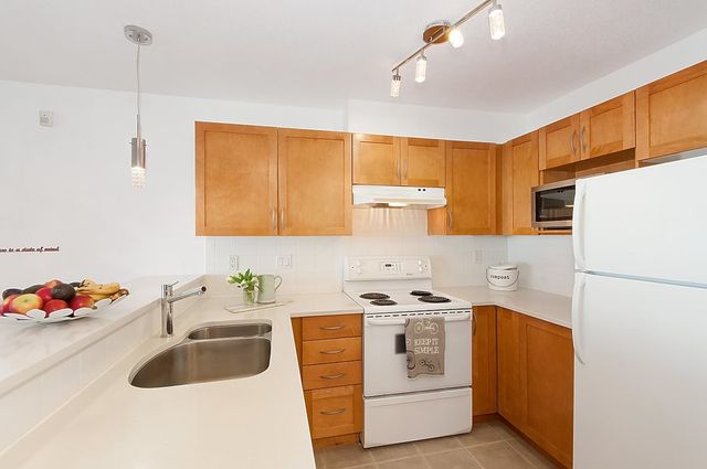 64741 at 409 - 333 E 1st Street, North Vancouver