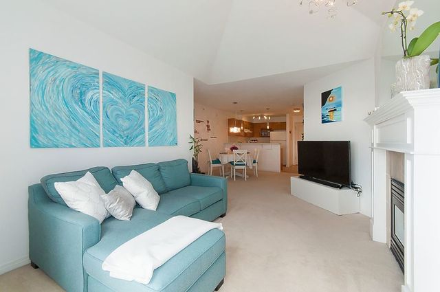 64747 at 409 - 333 E 1st Street, North Vancouver