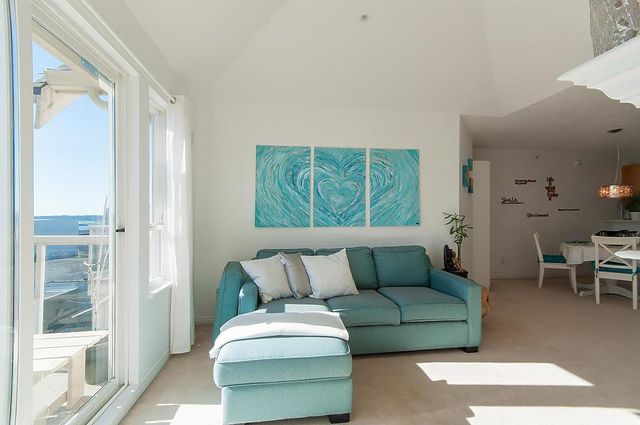 64750 at 409 - 333 E 1st Street, North Vancouver