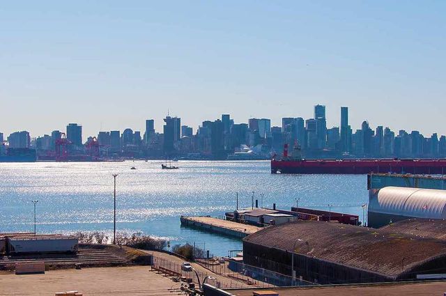 64759 at 409 - 333 E 1st Street, North Vancouver