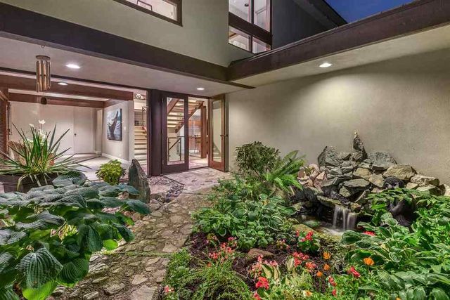 65025 at 4315 Prospect Road, North Vancouver