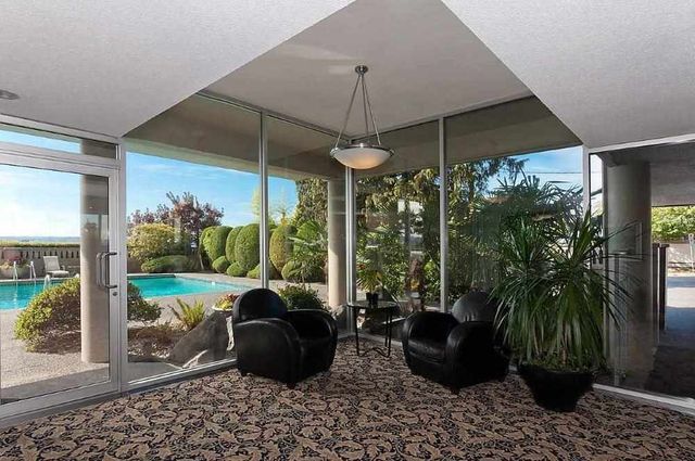 65157 at 1204 - 150 24th Stret, West Vancouver