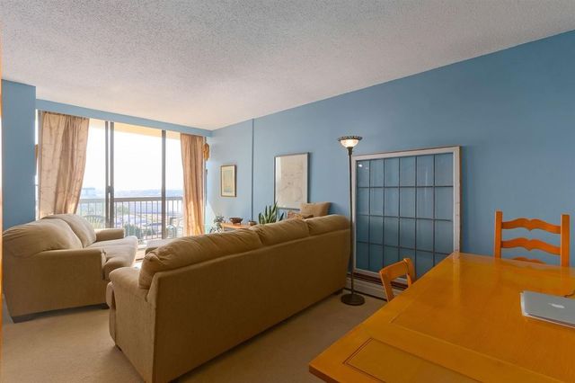 65173 at 1907 - 145 St. Georges Avenue, North Vancouver