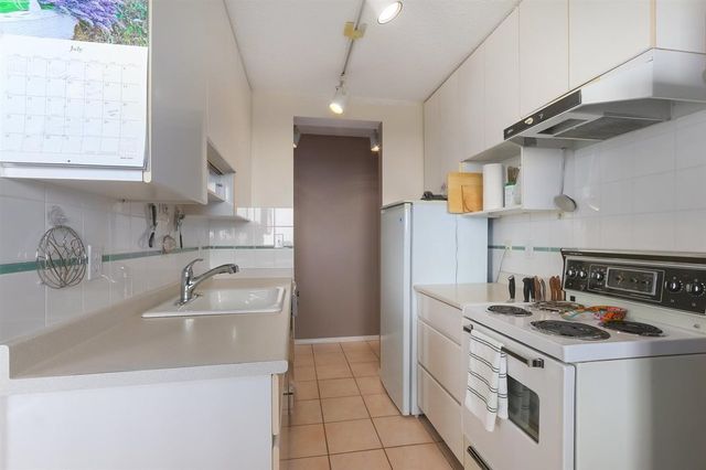 65238 at 1907 - 145 St. Georges Avenue, North Vancouver