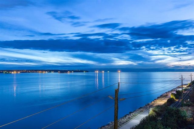 65389 at 402 - 1930 Bellevue Avenue, West Vancouver