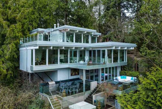 66676 at 5764 Larson Plac, West Vancouver