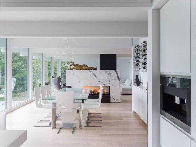 66718 at 5764 Larson Plac, West Vancouver