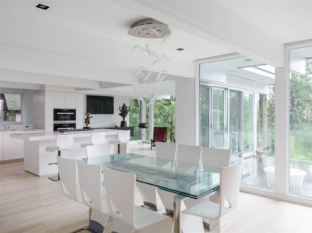 66728 at 5764 Larson Plac, West Vancouver