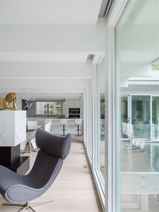 66733 at 5764 Larson Plac, West Vancouver