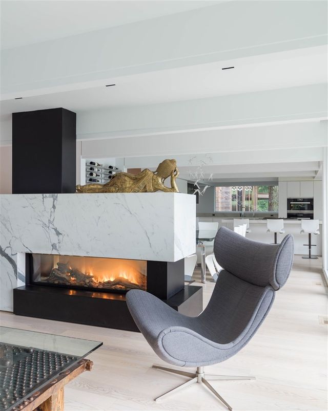 66738 at 5764 Larson Plac, West Vancouver