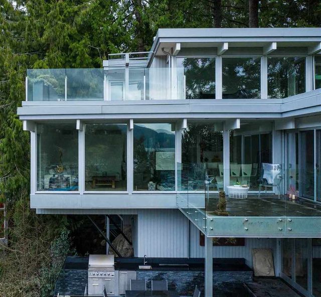 66778 at 5764 Larson Plac, West Vancouver