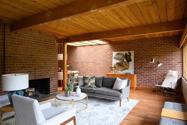 67602 at 3615 Edgemont Boulevard, North Vancouver