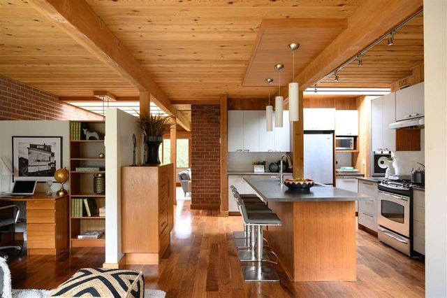 67683 at 3615 Edgemont Boulevard, North Vancouver