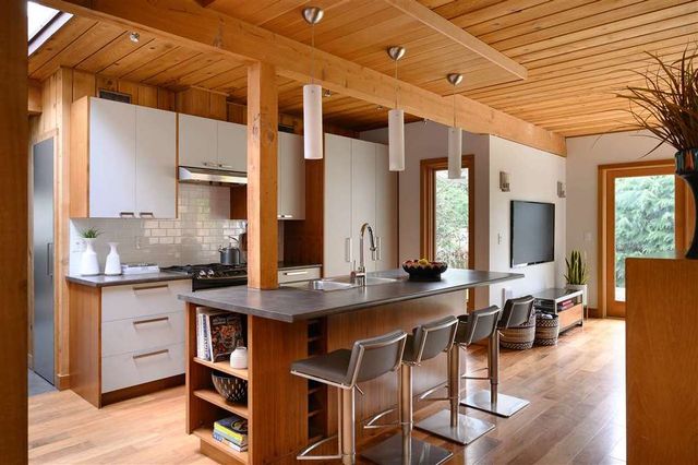 67693 at 3615 Edgemont Boulevard, North Vancouver