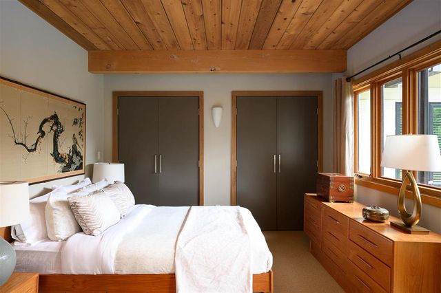 67722 at 3615 Edgemont Boulevard, North Vancouver