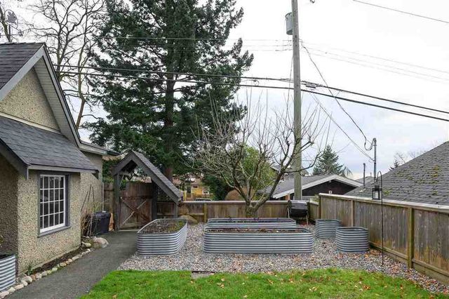 67848 at 429 E 18th Street, North Vancouver