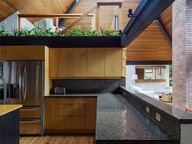 68267 at 5537 Cliffridge Place, North Vancouver