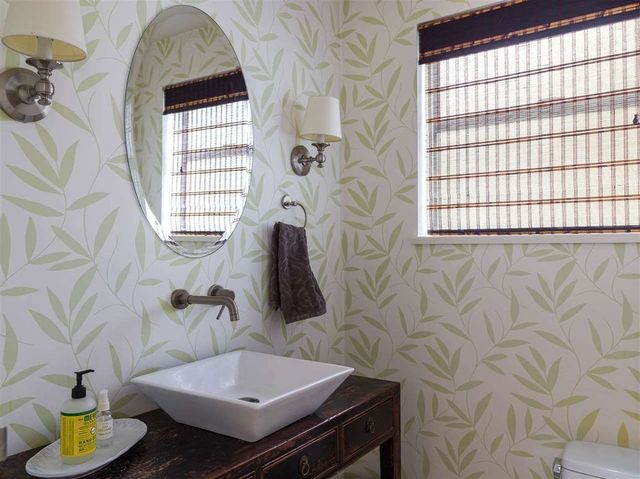 68272 at 5537 Cliffridge Place, North Vancouver