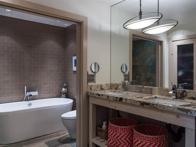 68292 at 5537 Cliffridge Place, North Vancouver