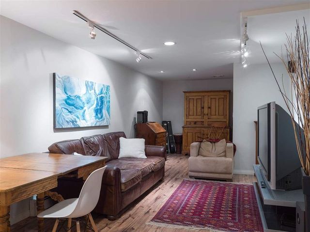 68307 at 5537 Cliffridge Place, North Vancouver