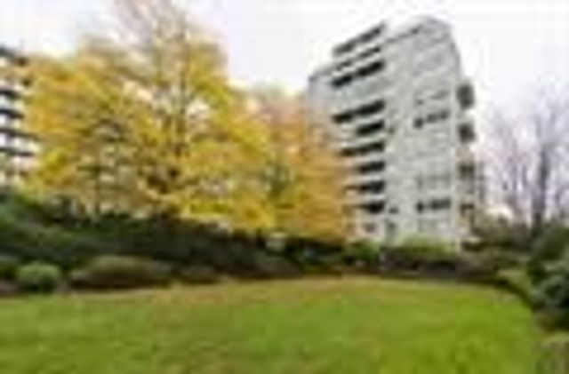 68419 at 304 - 1485 Duchess Avenue, West Vancouver