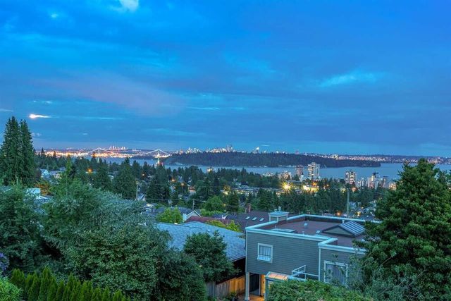 71091 at 2286 Ottawa Avenue, West Vancouver